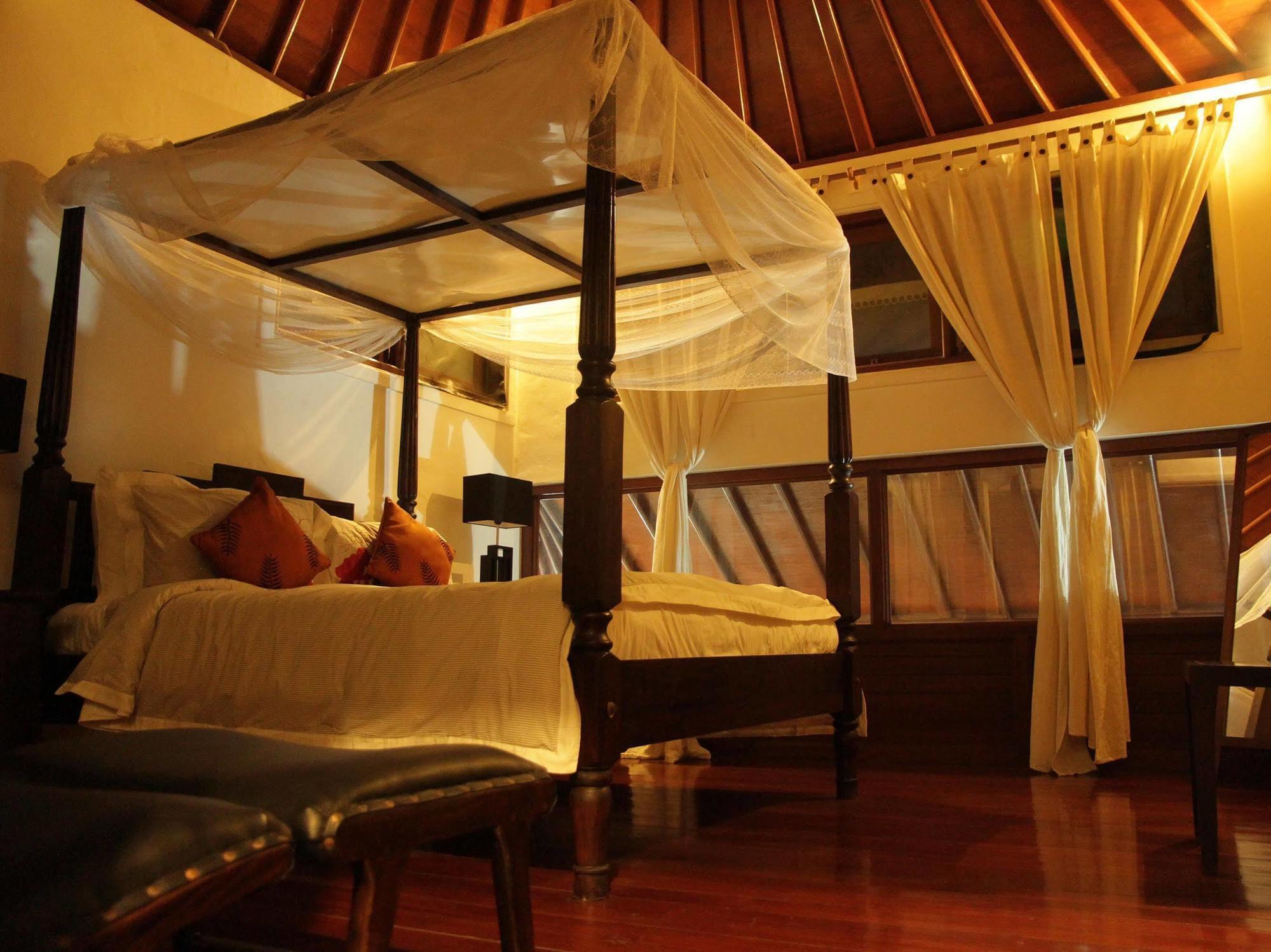 Shantia Villa *